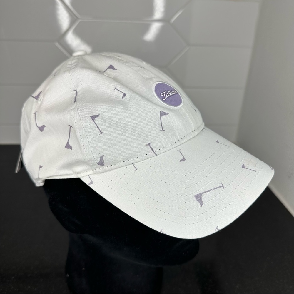 Titleist Golf Hat Womens Montauk Prints White Logo Adjustable Flag Pin Purple